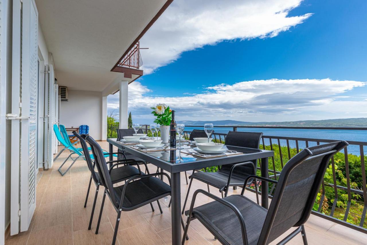 Apartmani Jasminka Dramalj Exterior foto