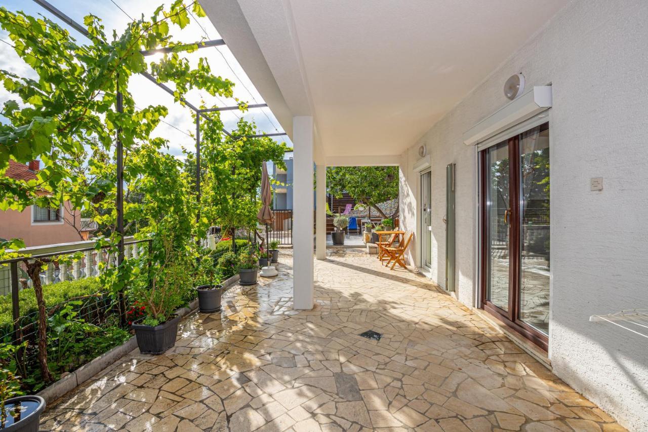Apartmani Jasminka Dramalj Exterior foto