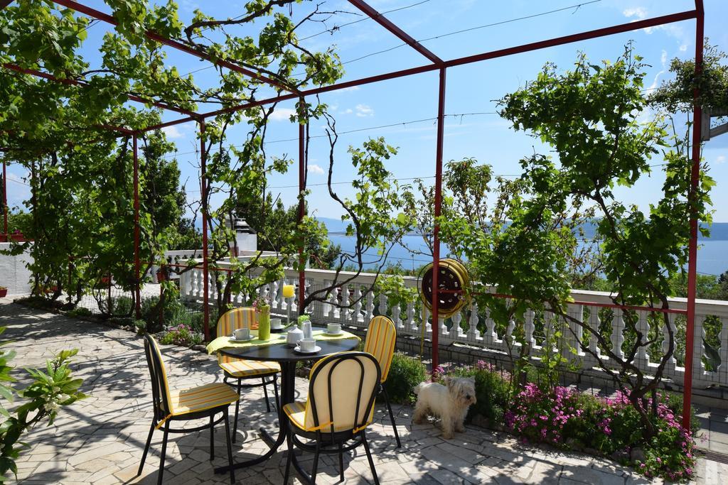 Apartmani Jasminka Dramalj Exterior foto